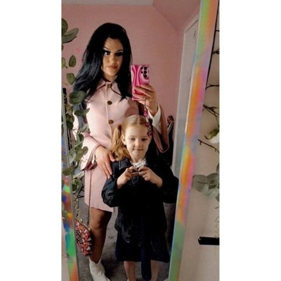 Meet your Posher, Samantha - Picture 1 of 1